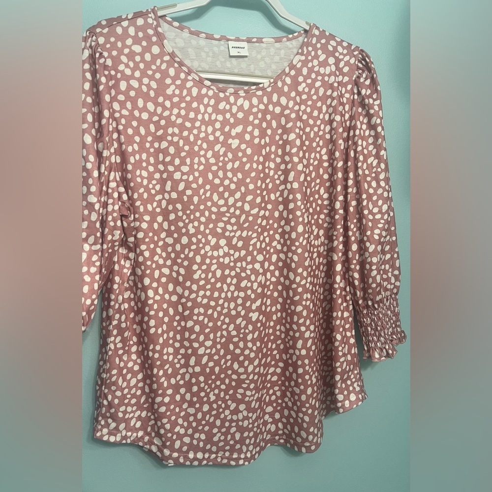Dressy Casual Pink and White 3/4 Sleeve Blouse with Smocked Sleeves - Picture 4 of 4